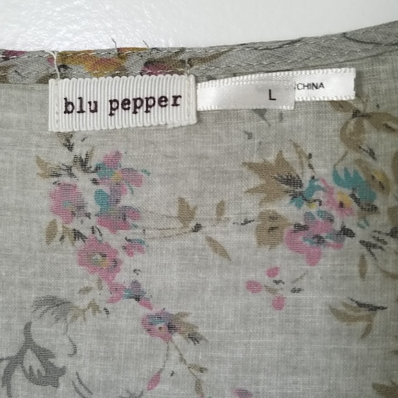 Sleeveless Top - Picture 3 of 5